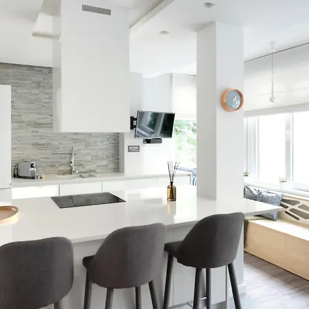 Διαμέρισμα Sobieskiego 13 - Family House With Sky Terrace By Lion *